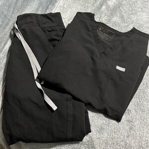 Figs Women's Black Scrub Set